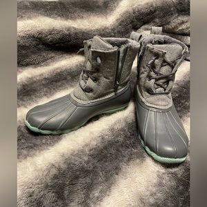 Women’s rain boots